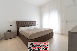 Motel Circuit drive