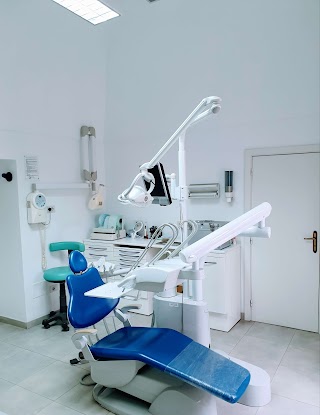 Studio Dentistico Carrozzo-Ortodonzia Implantologia Protesi Chirurgia