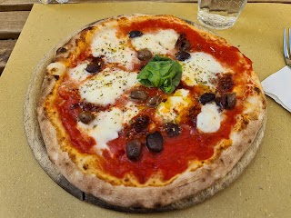 L'angolo Della Pizza