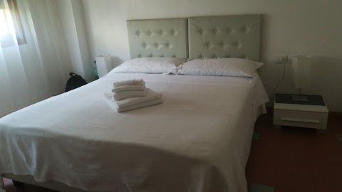 Lacroma Aparthotel