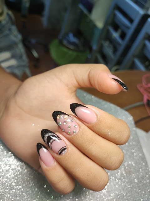 Ally Nails Art