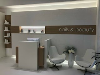 Nails & Beauty