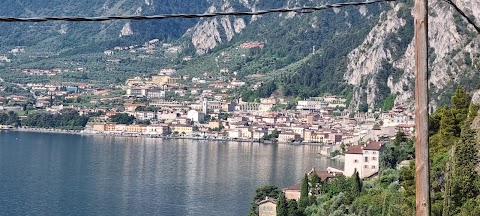 Parcheggio inizio percorso ciclopedonale Limone (disco orario120')