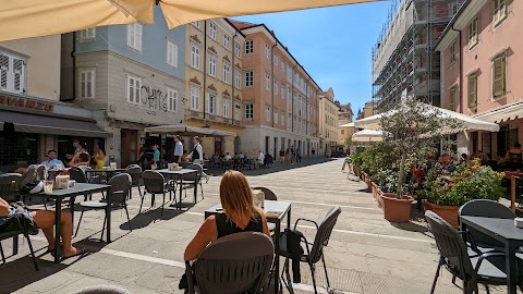 Adoro Caffè Cavana