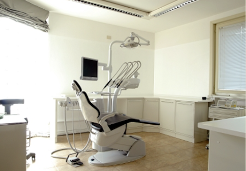 NEFER CENTER srl - dott. Monaco Filippo dentista