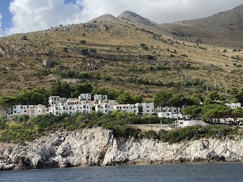 "Da Aldo". Noleggio Ombrelloni, Lettini, Bici, Scooter. Escursioni in Barca. San Vito Lo Capo.