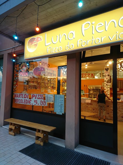 Pizzeria "Luna Piena"