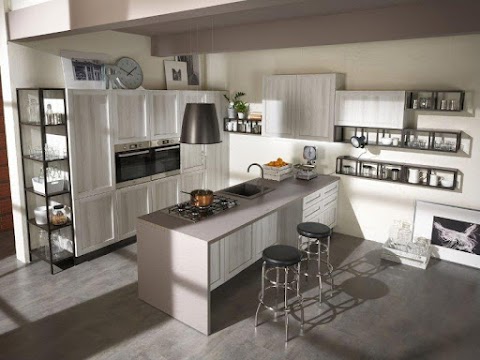 Fusaro Arredamenti produzione cucine artigianali, centro materassi Dorelan, Smeg Partner Point.