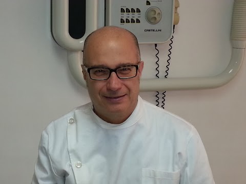 STUDIO DENTISTICO DI PIERDOMENICO - Ascesso Dente Gengive Carie Ortodonzia Otturazione Implantologia