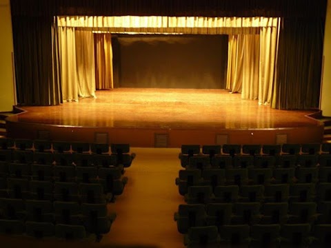 TEATRO COLLA, compagnia di marionette e attori