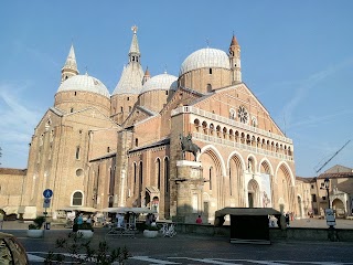 Padova-Taxi Basilica Santo