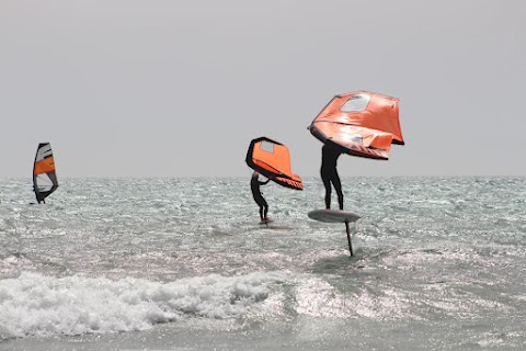 scuola kitesurf, windsurf, wingfoil e surf. "Pierschool"