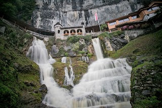 St. Beatus Caves