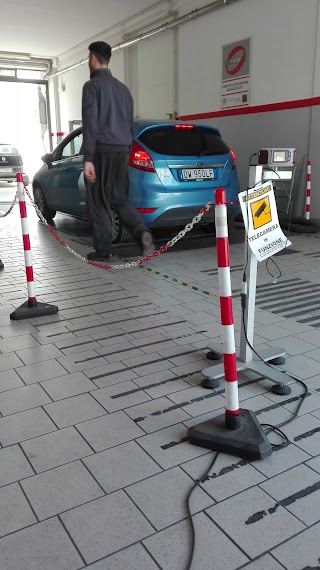 Centro Revisioni Autofficina di Acquafredda