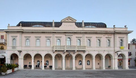 Nuovo Teatro Comunale di Gradisca - Artisti Associati