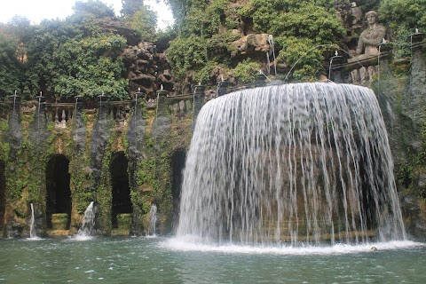 Fontana dell'Ovato (o di Tivoli)