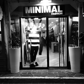 MINIMAL FASHION POP UP