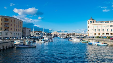 Circolo della Vela Lakkios | Water Sports Centre - Ortigia