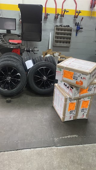 Euromaster Sgommando Tyres and Wheels