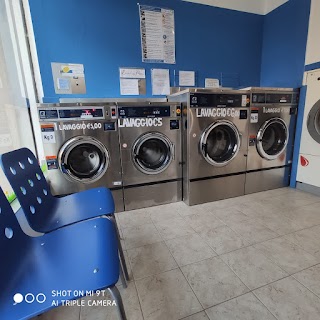 lavanderia self Small Laundry Room