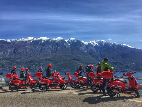 Motoragazzi Vespa scooter rent Peschiera del Garda