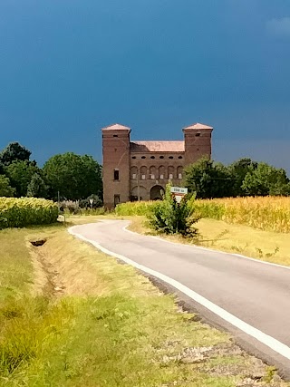 Zucchi Maria. Ferramenta, casalinghi e giocattoli.