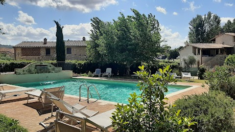 Borgo da Vinci Appartamenti con piscina e giardino privato