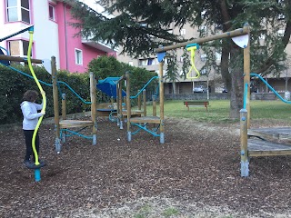 Parco giochi attrezzato per bambini