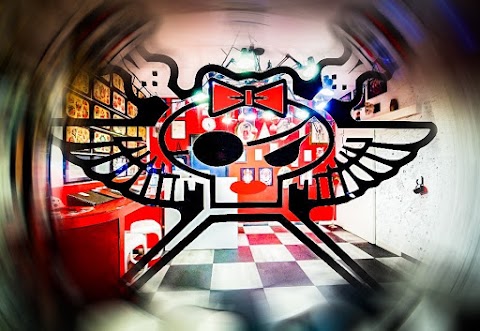 Inside Tattoo Shop di Donna Mayla