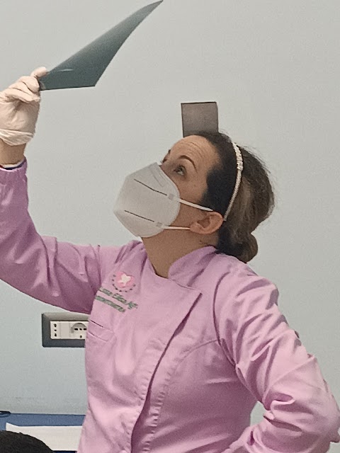 Studio Odontoiatrico Dott.ssa Elisa Agrò Dentista Pediatrica Ortodontista -Impianti -Faccette -Apparecchi invisibili-Estetica