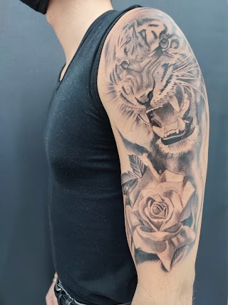 Simone Art Tattoo