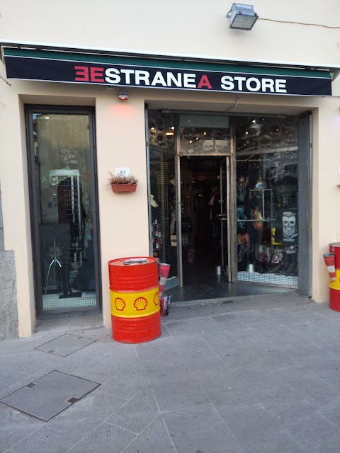 Estranea Store