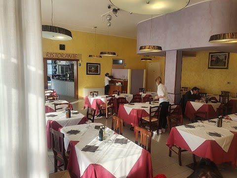 Restaurant romanesc NORD EST
