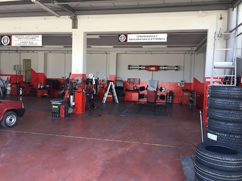 DM Tyre Service Pneumatici L'Aquila Vendita Riparazione Pneumatici Gomme Termiche Auto