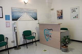 Studio Dentistico Dr. Vito Giampaolo Vita - San Vito dei Normanni - Brindisi