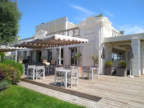 La Spiaggia Beach & Restaurant