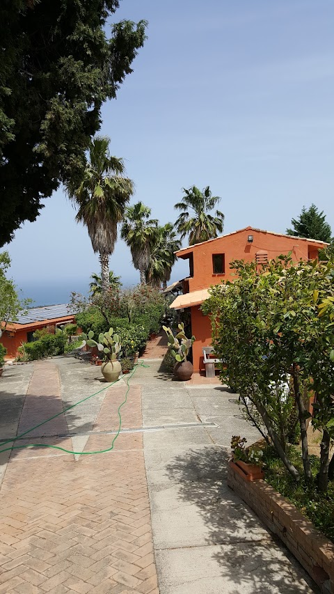 Appartamenti In Villa Con Piscina - Tropea