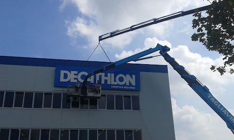 Decathlon Logistica Bologna (non è un negozio)