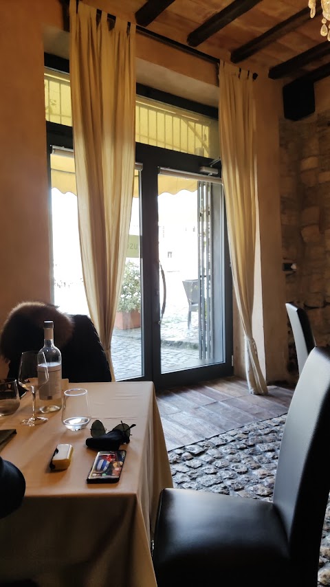 La Piazzetta Ristorante Enoteca Affittacamere