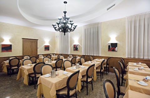 Hotel Moderno Pavia