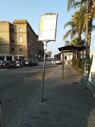 Bus stop for train station (Porto Molo Marullo)