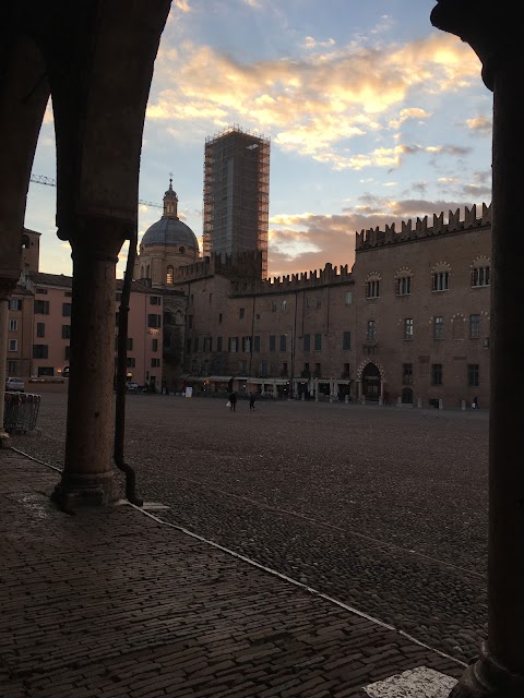 Eleonora Scacchetti- Guidamica Mantova - Guida Turistica Abilitata per Mantova e Provincia