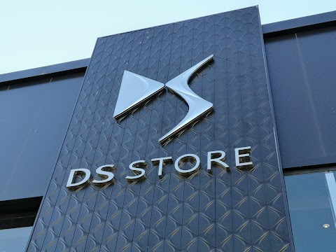 DS STORE ROMA EST