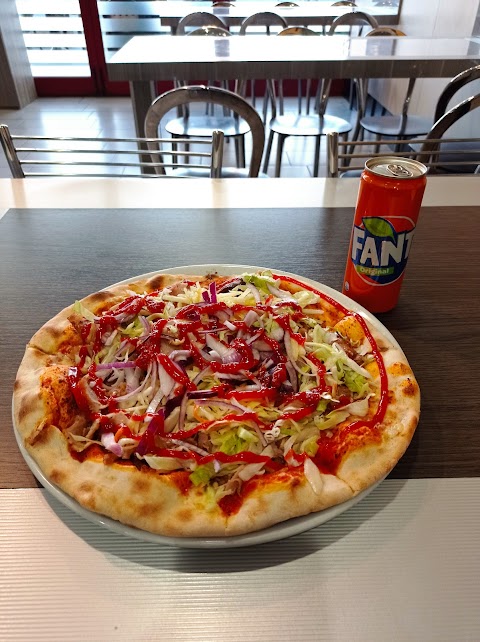 Istanbul Doner Kebab pizza