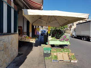 Fruit Shop Di Montalto