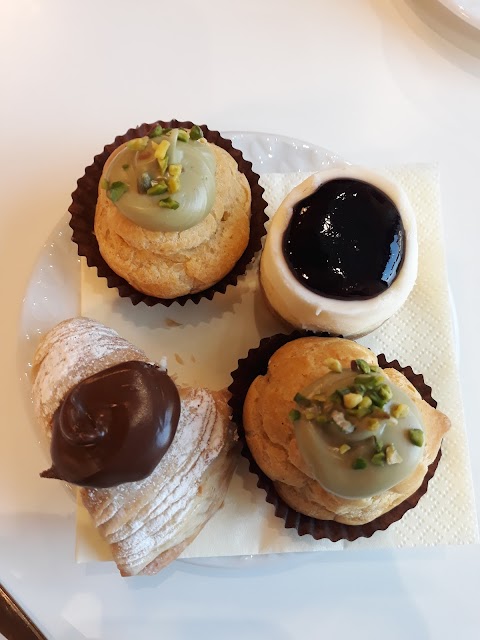 Pasticceria e Caffetteria Adoro