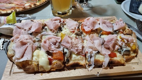 Pizzeria Ristorante Centro Del Mondo