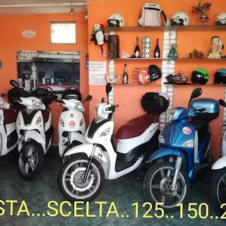 Noleggio Concy & Friends Ischia Autonoleggio Auto e Scooter Ebike....è Gommoni..