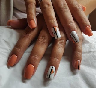 She Nails