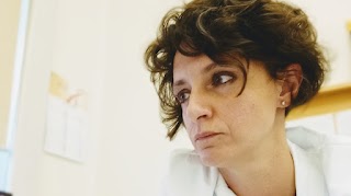 Dr.ssa Alessandra Cocconi (chirurgo senologo, specialista in oncoplastica, chirurgia ricostruttiva ed estetica mammaria)